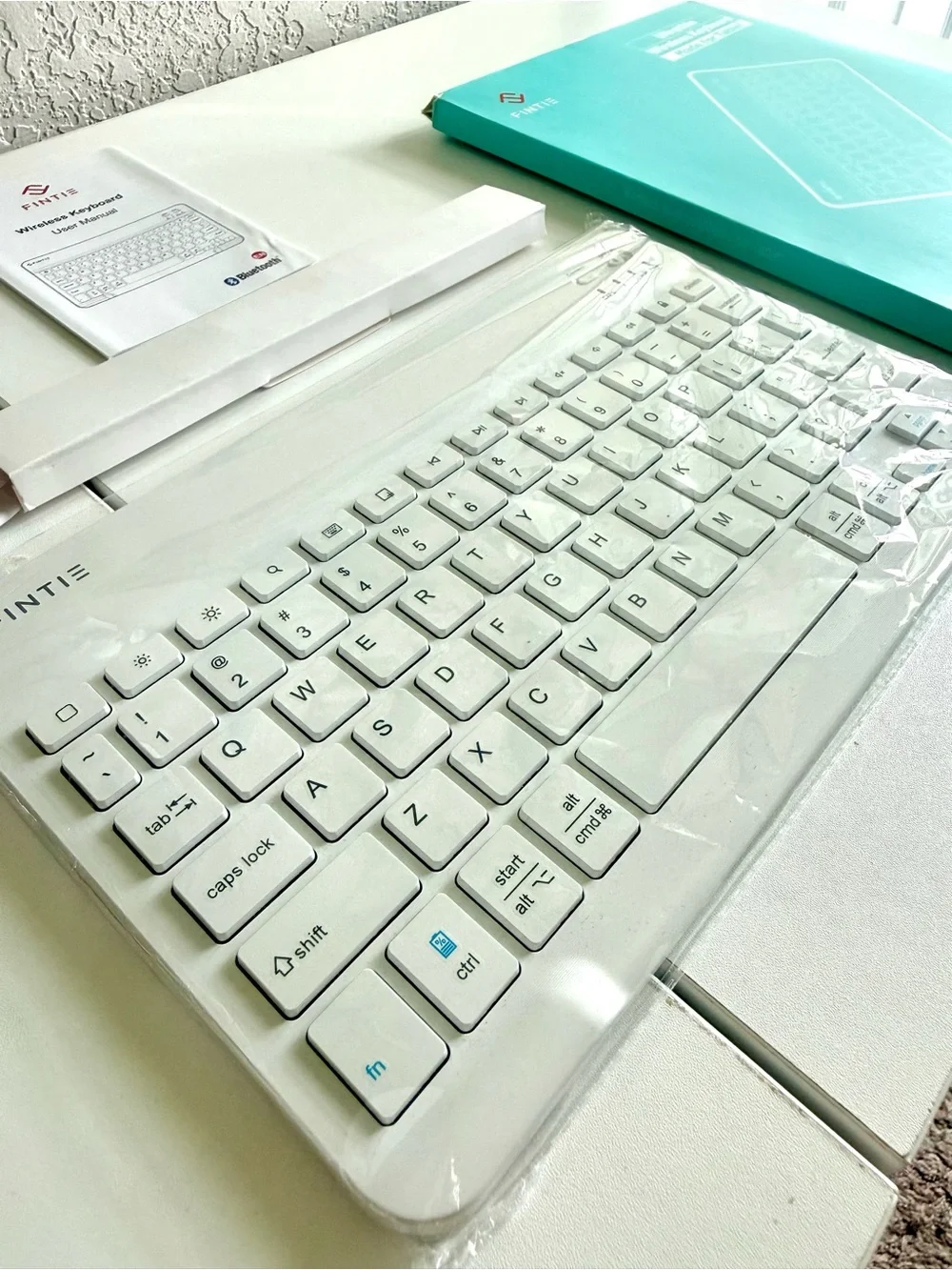 Fintie Wireless Bluetooth Keyboard (WHITE)